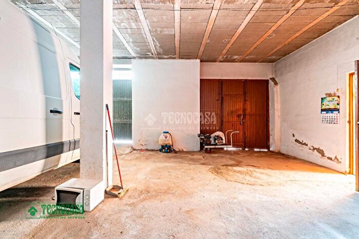 Casas en venta y pisos alquiler - 1