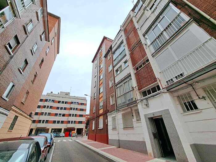 Piso en venta en Hospital, Valladolid Capital de 3 habitaciones