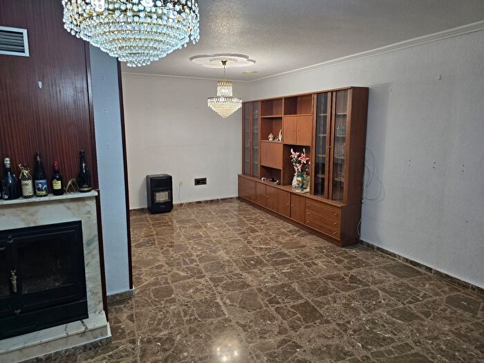 Casas en venta y pisos alquiler - 2