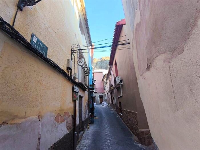Casas en venta y pisos alquiler - 3