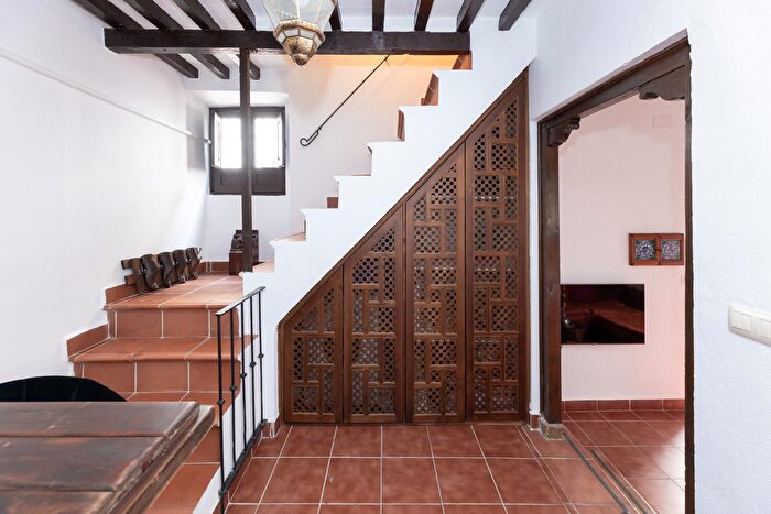 Casas en venta y pisos alquiler - 3