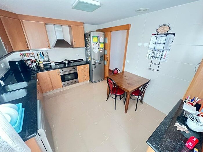 Casas en venta y pisos alquiler - 2