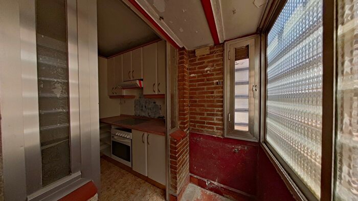 Casas en venta y pisos alquiler - 3