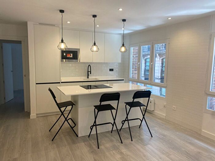 Casas en venta y pisos alquiler - 1