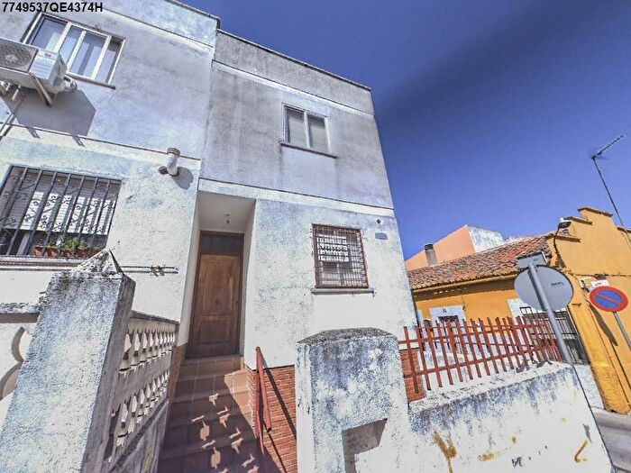 Casas en venta y pisos alquiler - 1