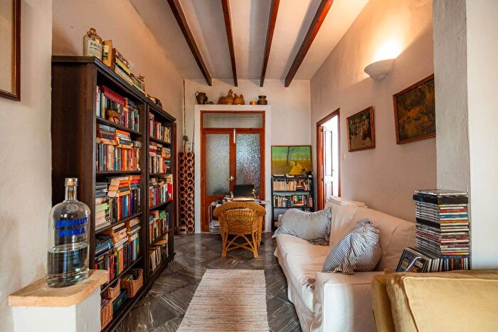 Casas en venta y pisos alquiler - 2