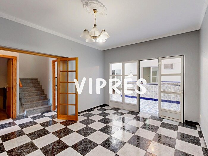Casas en venta y pisos alquiler - 2