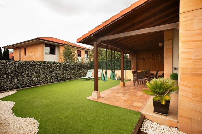 Casas en venta y pisos alquiler - 2