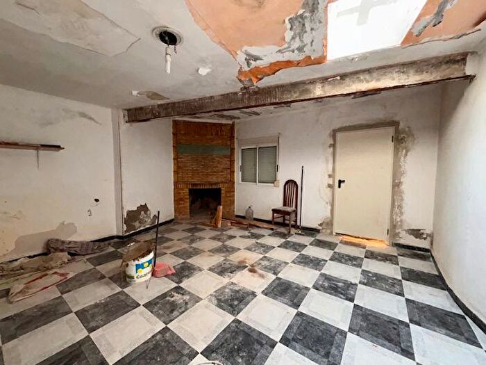 Casas en venta y pisos alquiler - 1