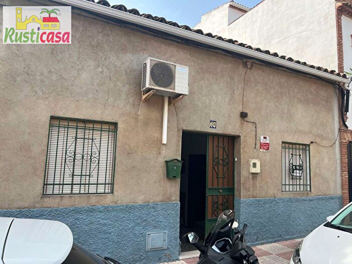 Casas en venta y pisos alquiler - 1