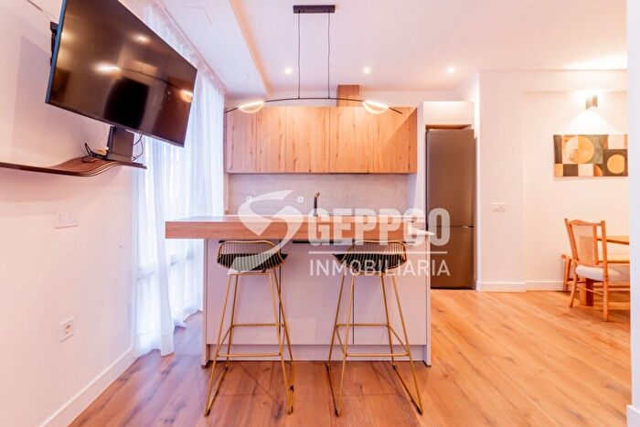 Casas en venta y pisos alquiler - 3