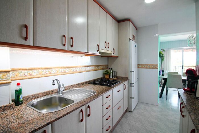 Casas en venta y pisos alquiler - 2