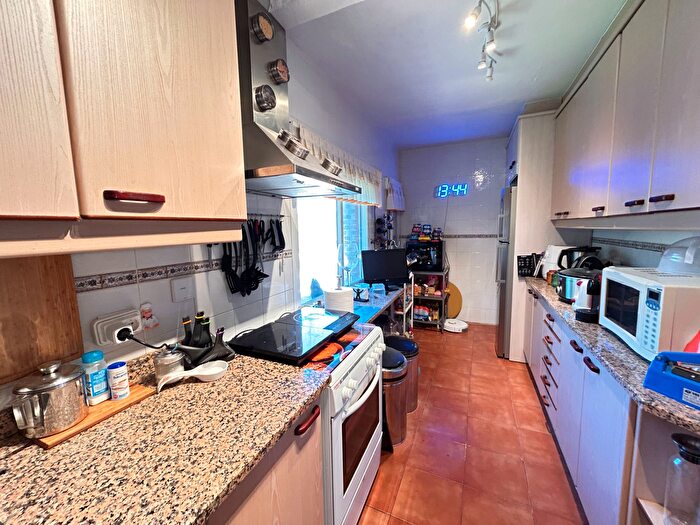 Casas en venta y pisos alquiler - 2