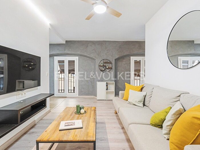 Casas en venta y pisos alquiler - 1