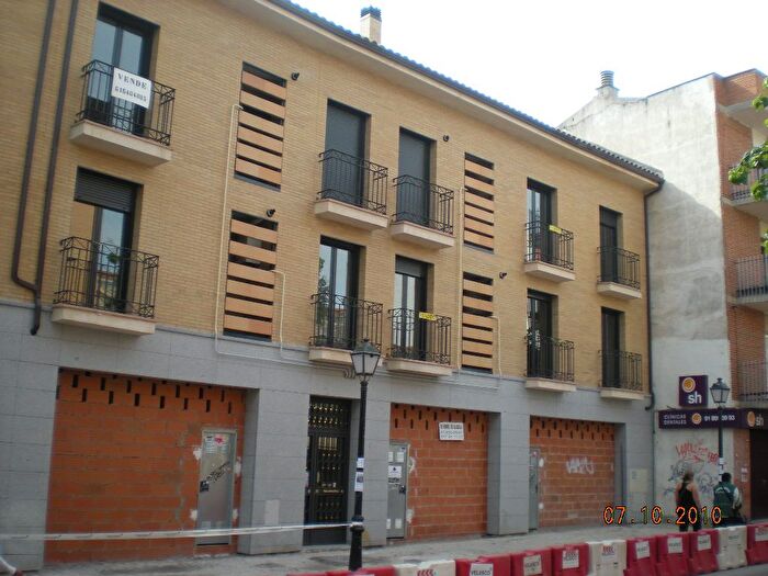 Casas en venta y pisos alquiler - 1