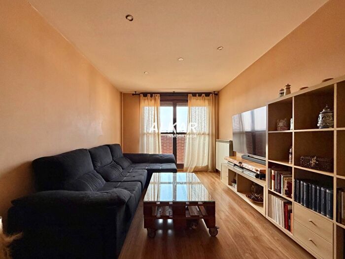 Casas en venta y pisos alquiler - 2