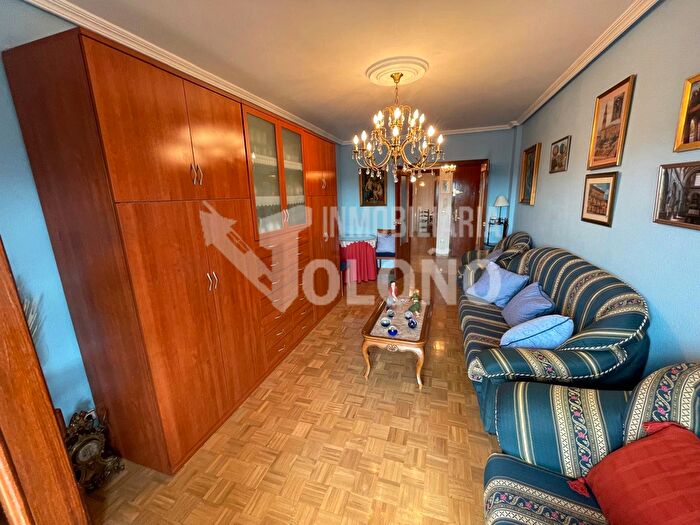Casas en venta y pisos alquiler - 3