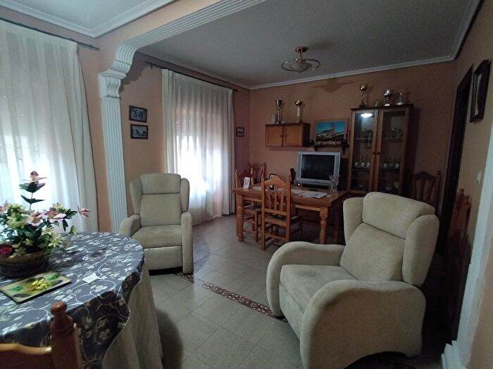 Casas en venta y pisos alquiler - 2