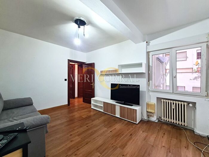 Casas en venta y pisos alquiler - 1