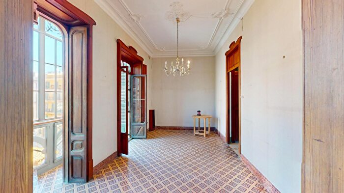 Casas en venta y pisos alquiler - 3
