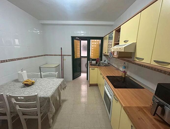 Casas en venta y pisos alquiler - 3