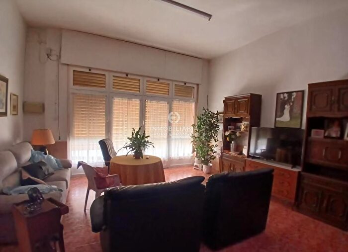 Casas en venta y pisos alquiler - 1