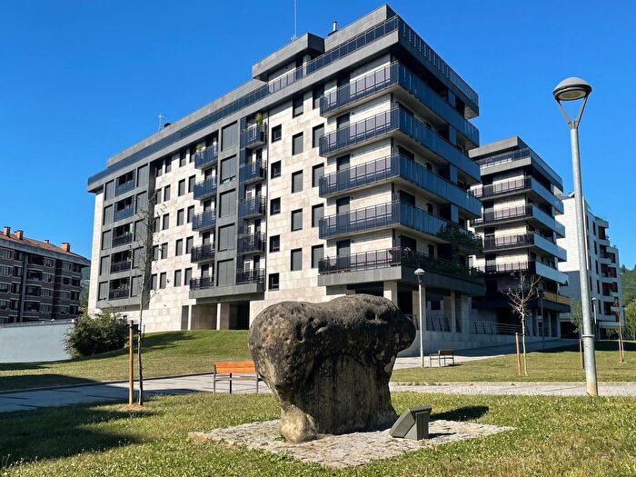 Casas en venta y pisos alquiler - 1