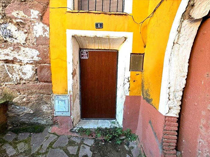 Casas en venta y pisos alquiler - 1