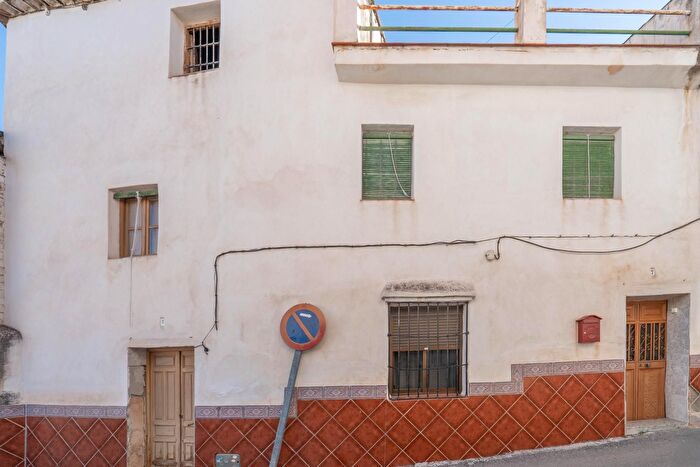 Casa en venta en Gójar, Granada de 3 habitaciones