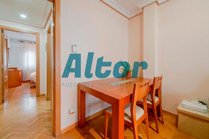 Casas en venta y pisos alquiler - 3