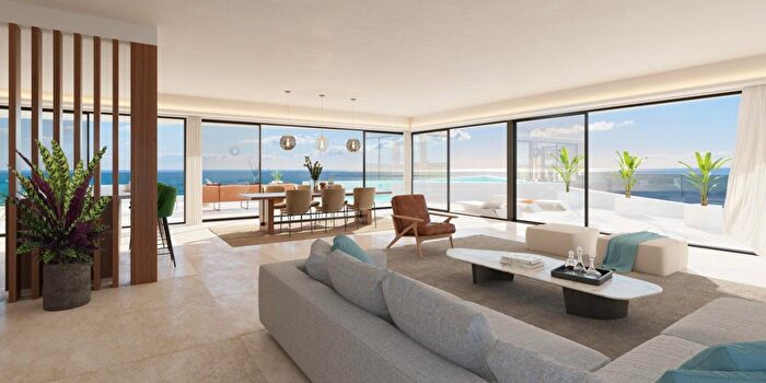 Piso en venta en Las Gaviotas Carvajal, Fuengirola de 3 habitaciones