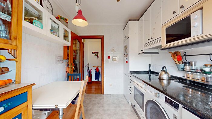 Casas en venta y pisos alquiler - 2