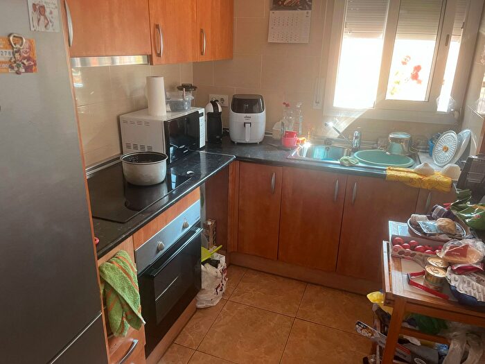 Casas en venta y pisos alquiler - 2