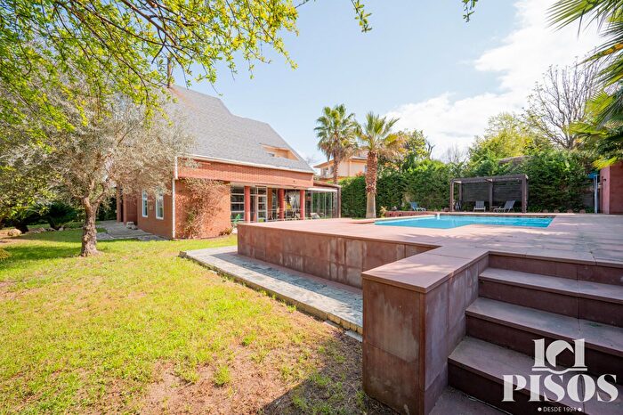 Casas en venta y pisos alquiler - 3