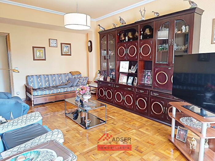 Casas en venta y pisos alquiler - 3
