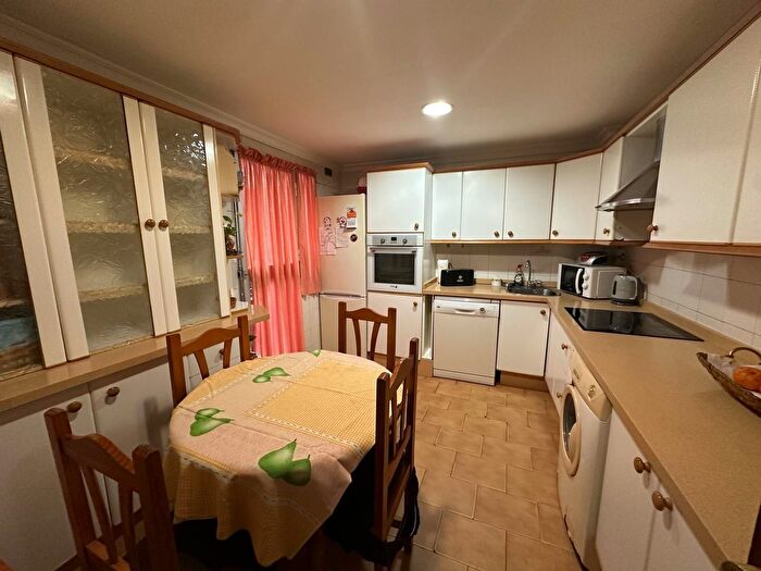 Casas en venta y pisos alquiler - 2