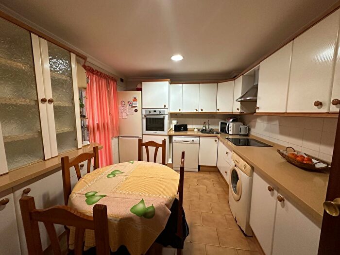 Casas en venta y pisos alquiler - 1