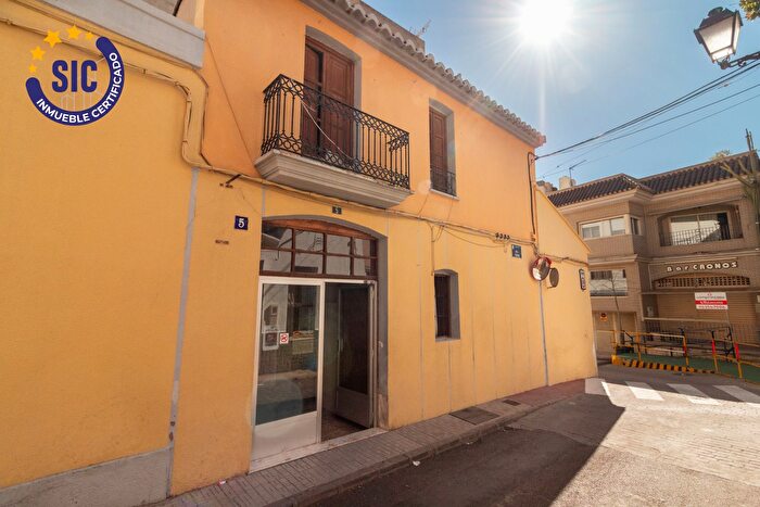 Casas en venta y pisos alquiler - 1