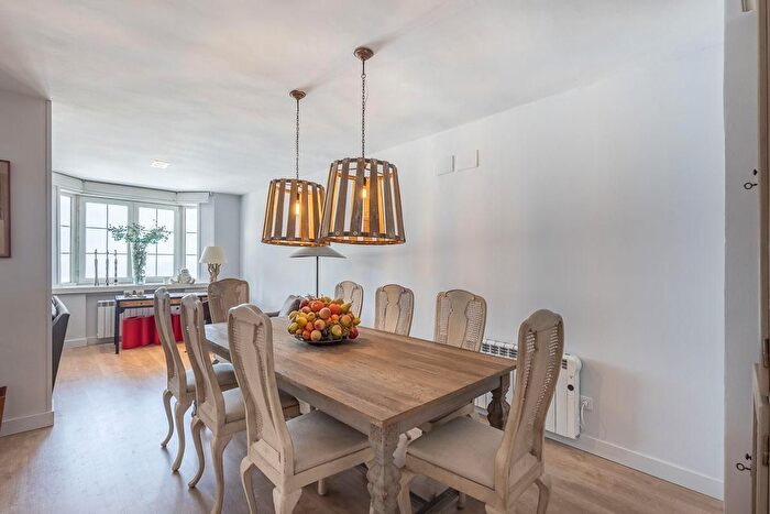 Casas en venta y pisos alquiler - 3
