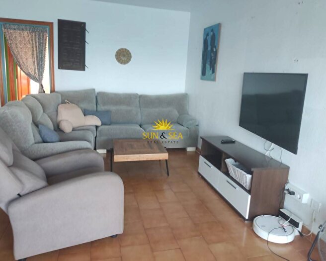 Casas en venta y pisos alquiler - 3