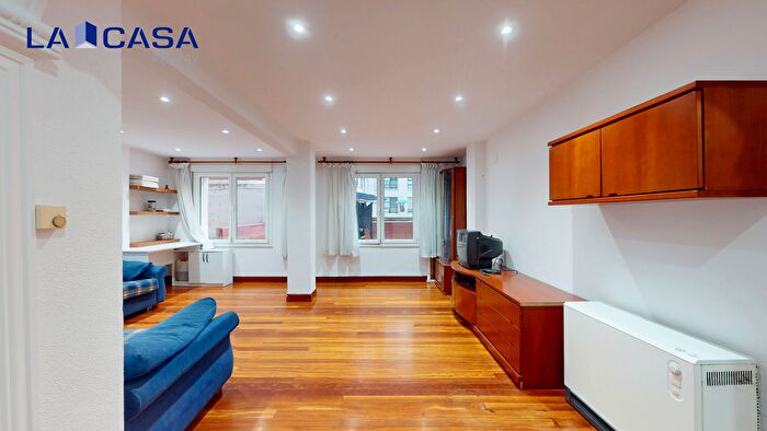 Casas en venta y pisos alquiler - 3