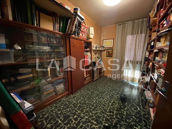 Piso en venta en Centre, Santa Coloma de Gramenet de 4 habitaciones