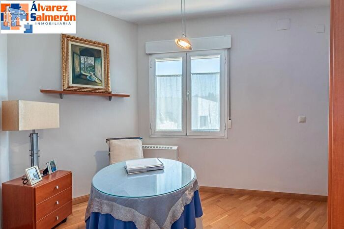 Casas en venta y pisos alquiler - 3