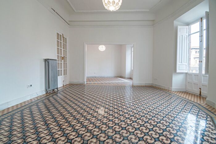 Casas en venta y pisos alquiler - 1