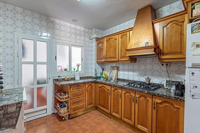 Casas en venta y pisos alquiler - 2