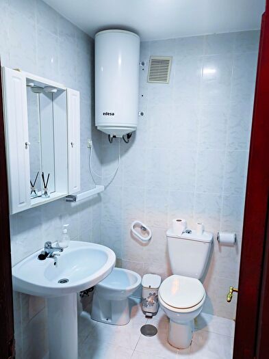 Casas en venta y pisos alquiler - 3