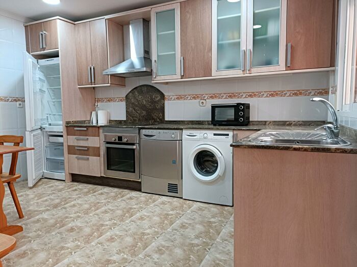 Casas en venta y pisos alquiler - 2