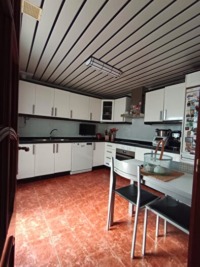 Casas en venta y pisos alquiler - 3