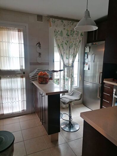 Casas en venta y pisos alquiler - 3