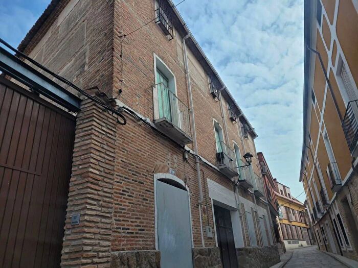 Casas en venta y pisos alquiler - 2